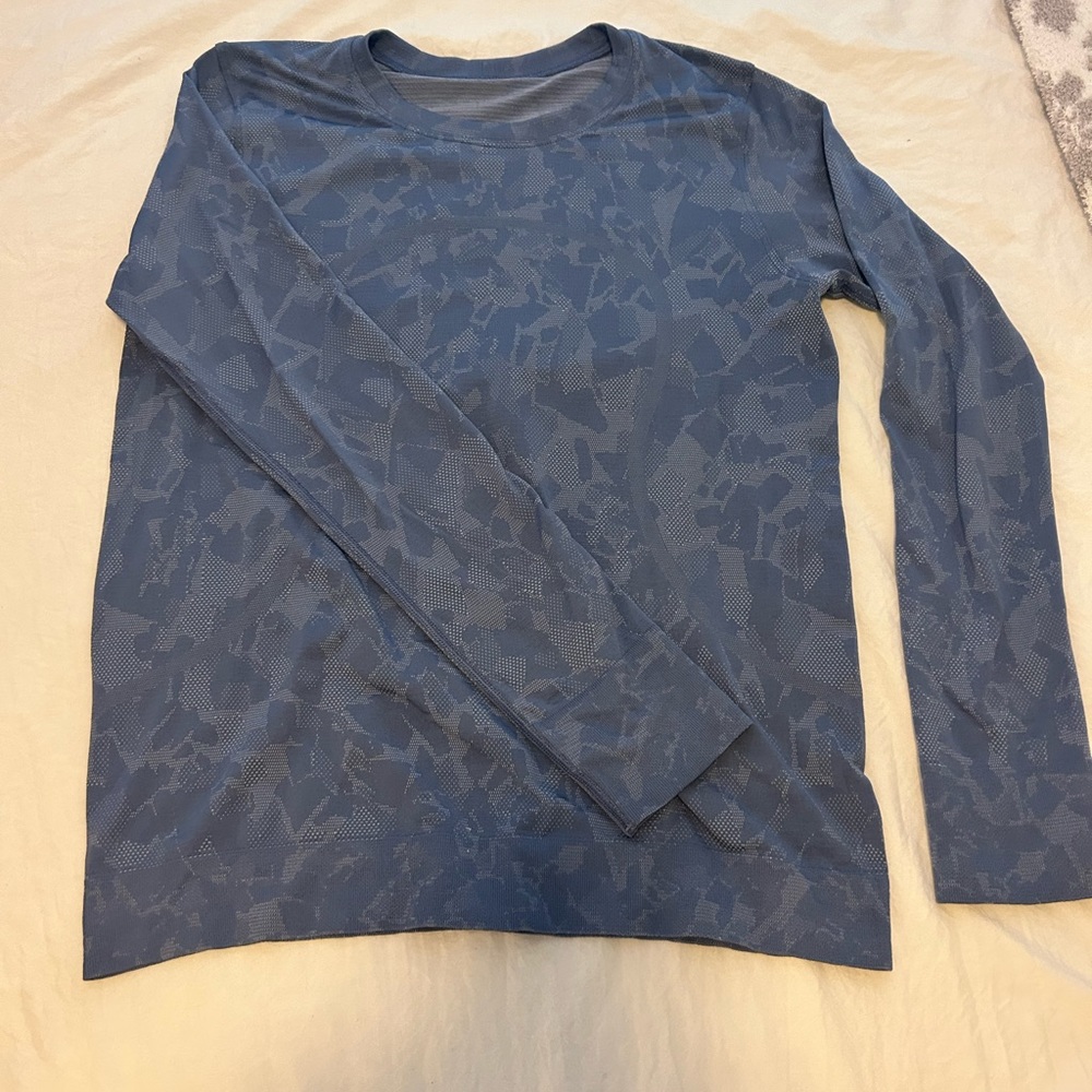 Printed Blue Lululemon “Swiftly Relaxed Long Sleeve”